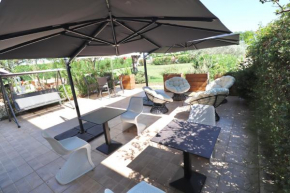 Chambres d'hôtes avec Jacuzzi et Piscine au Mas de Cadoule
